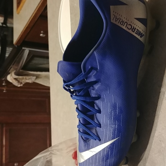 Nike Soccer cleats - Picture 2 of 3